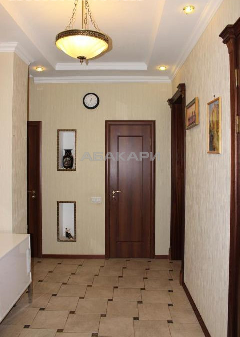 3-комнатная Урицкого Центр за 24000 руб/мес фото 1
